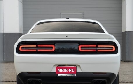 Dodge Challenger III рестайлинг 2, 2019 год, 3 700 000 рублей, 4 фотография
