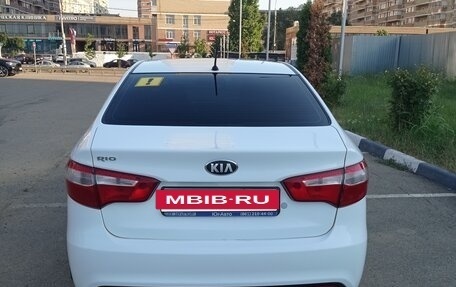 KIA Rio III рестайлинг, 2013 год, 870 000 рублей, 2 фотография