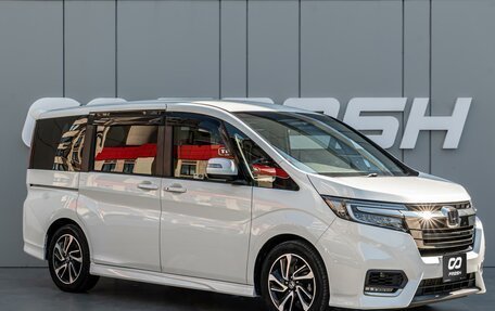 Honda Stepwgn IV, 2018 год, 2 445 000 рублей, 1 фотография