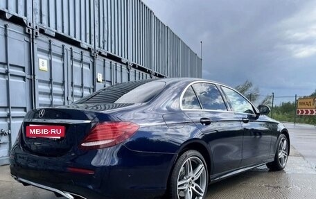 Mercedes-Benz E-Класс, 2019 год, 2 750 000 рублей, 8 фотография