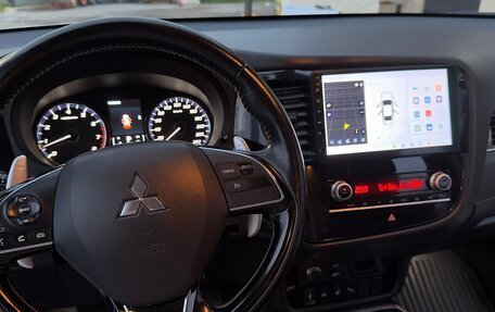 Mitsubishi Outlander III рестайлинг 3, 2021 год, 2 050 000 рублей, 10 фотография