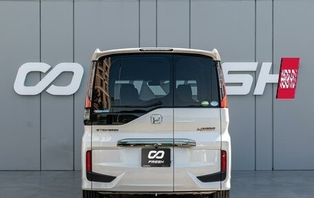 Honda Stepwgn IV, 2018 год, 2 445 000 рублей, 4 фотография