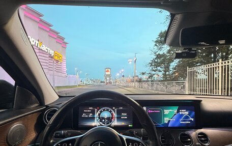 Mercedes-Benz E-Класс, 2018 год, 3 600 000 рублей, 4 фотография