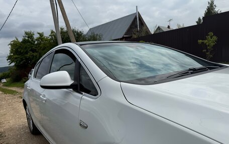 Opel Astra J, 2011 год, 750 000 рублей, 2 фотография
