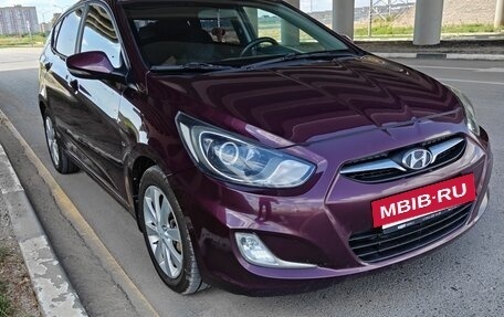 Hyundai Solaris II рестайлинг, 2012 год, 850 000 рублей, 7 фотография