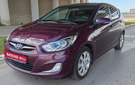 Hyundai Solaris II рестайлинг, 2012 год, 850 000 рублей, 2 фотография