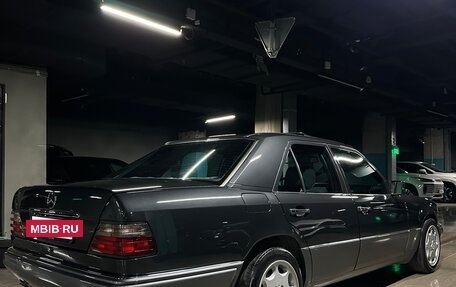 Mercedes-Benz E-Класс, 1994 год, 1 950 000 рублей, 3 фотография