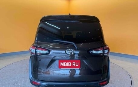 Toyota Sienta II, 2019 год, 1 250 000 рублей, 6 фотография