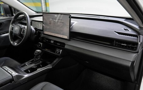 Toyota RAV4, 2026 год, 4 469 000 рублей, 15 фотография