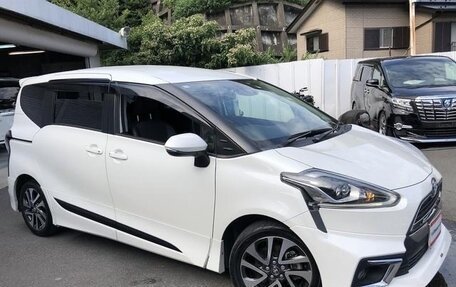 Toyota Sienta II, 2020 год, 1 200 000 рублей, 1 фотография