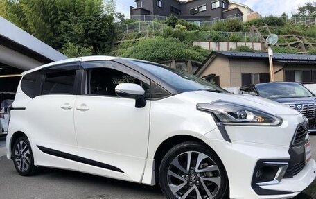 Toyota Sienta II, 2020 год, 1 200 000 рублей, 3 фотография