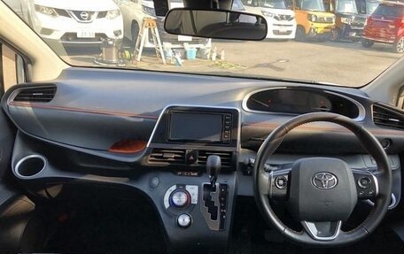 Toyota Sienta II, 2020 год, 1 200 000 рублей, 9 фотография
