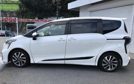 Toyota Sienta II, 2020 год, 1 200 000 рублей, 8 фотография