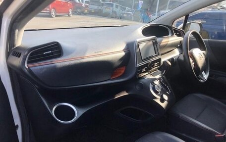 Toyota Sienta II, 2020 год, 1 200 000 рублей, 14 фотография