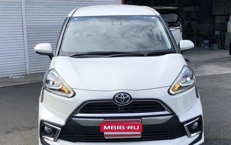 Toyota Sienta II, 2020 год, 1 200 000 рублей, 2 фотография