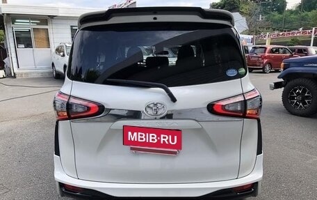 Toyota Sienta II, 2020 год, 1 200 000 рублей, 6 фотография