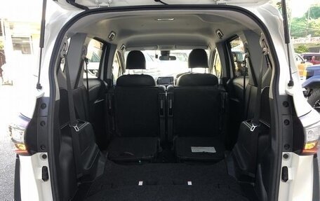 Toyota Sienta II, 2020 год, 1 200 000 рублей, 17 фотография
