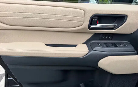 Toyota Land Cruiser Prado, 2025 год, 11 000 000 рублей, 13 фотография