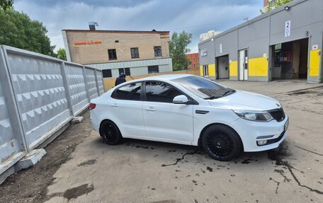 KIA Rio III рестайлинг, 2015 год, 900 000 рублей, 2 фотография