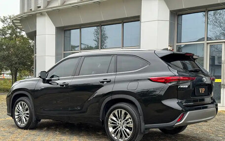Toyota Highlander, 2025 год, 6 000 000 рублей, 6 фотография