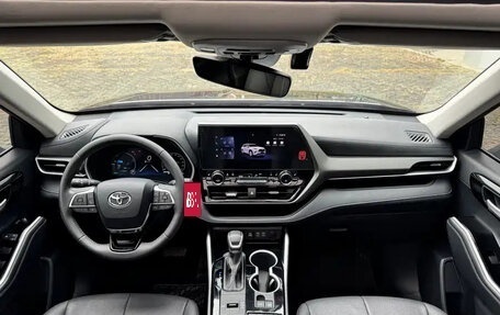 Toyota Highlander, 2025 год, 6 000 000 рублей, 7 фотография