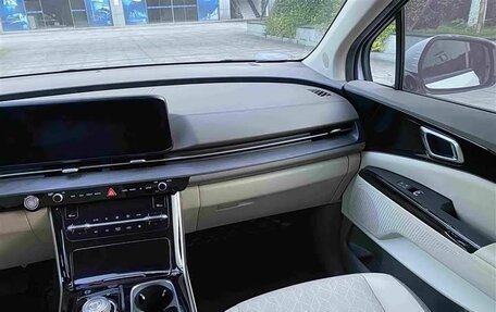 KIA Carnival, 2023 год, 4 750 000 рублей, 11 фотография
