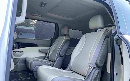 KIA Carnival, 2023 год, 4 750 000 рублей, 13 фотография