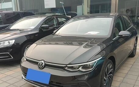 Volkswagen Golf VIII, 2022 год, 1 870 000 рублей, 1 фотография