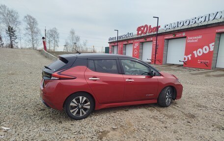 Nissan Leaf II, 2019 год, 1 700 000 рублей, 4 фотография
