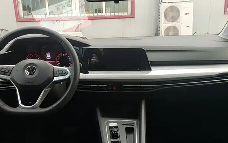 Volkswagen Golf VIII, 2022 год, 1 870 000 рублей, 3 фотография