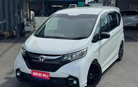 Honda Freed II, 2017 год, 1 010 007 рублей, 2 фотография