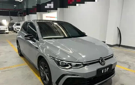 Volkswagen Golf VIII, 2022 год, 1 950 000 рублей, 2 фотография