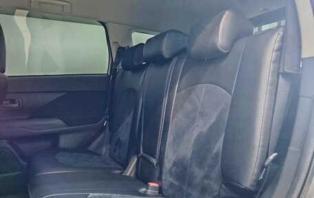 Mitsubishi Outlander III рестайлинг 3, 2012 год, 1 550 000 рублей, 17 фотография