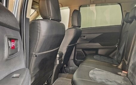 Mitsubishi Outlander III рестайлинг 3, 2012 год, 1 550 000 рублей, 16 фотография