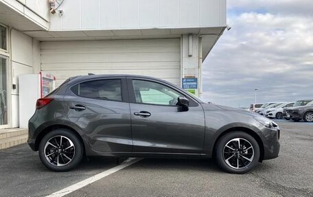 Mazda 2 III, 2023 год, 1 200 400 рублей, 3 фотография