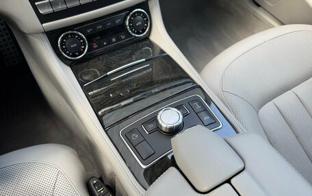 Mercedes-Benz CLS, 2013 год, 2 490 000 рублей, 22 фотография