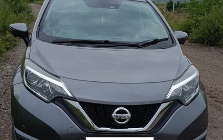Nissan Note II рестайлинг, 2019 год, 900 000 рублей, 1 фотография
