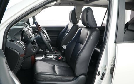 Toyota Land Cruiser Prado 150 рестайлинг 2, 2014 год, 3 887 077 рублей, 10 фотография