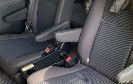Toyota Noah III, 2014 год, 1 440 000 рублей, 7 фотография