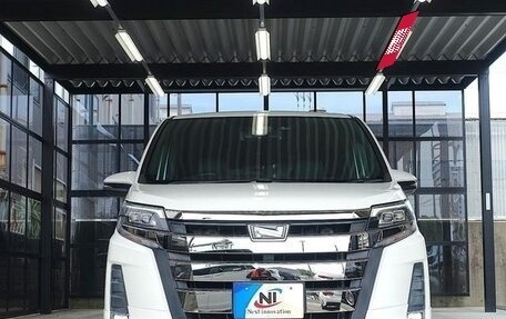 Toyota Noah III, 2018 год, 1 500 100 рублей, 2 фотография