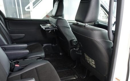 Toyota Noah III, 2018 год, 1 500 100 рублей, 35 фотография