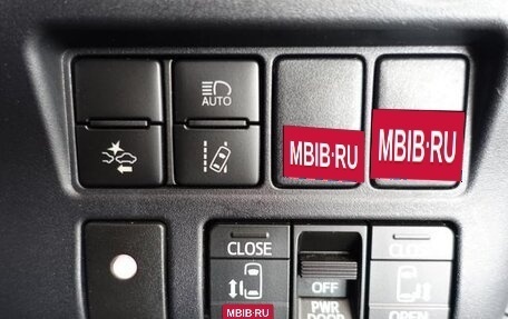 Toyota Noah III, 2018 год, 1 500 100 рублей, 30 фотография