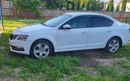 Skoda Octavia, 2017 год, 1 430 000 рублей, 2 фотография