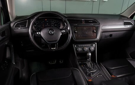 Volkswagen Tiguan II, 2017 год, 2 449 000 рублей, 6 фотография