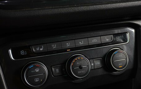 Volkswagen Tiguan II, 2017 год, 2 449 000 рублей, 19 фотография