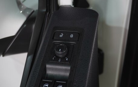 Volkswagen Caravelle T6 рестайлинг, 2018 год, 2 849 000 рублей, 11 фотография