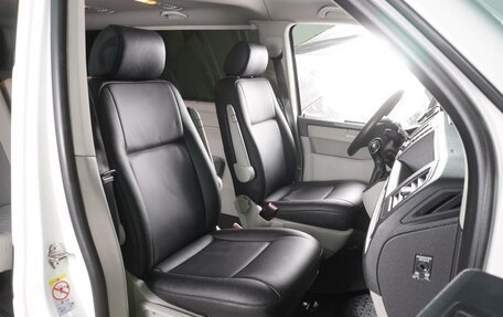 Volkswagen Caravelle T6 рестайлинг, 2018 год, 2 849 000 рублей, 8 фотография