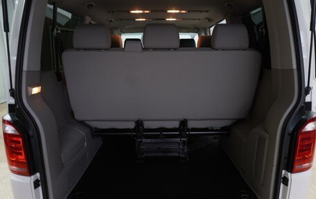 Volkswagen Caravelle T6 рестайлинг, 2018 год, 2 849 000 рублей, 23 фотография