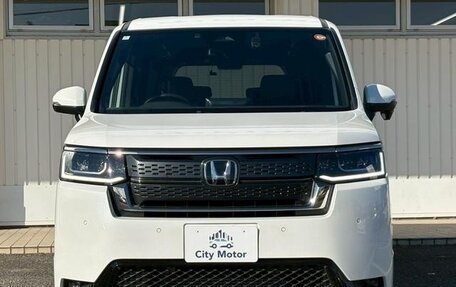 Honda Stepwgn, 2024 год, 2 100 000 рублей, 2 фотография