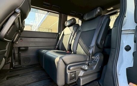 Honda Stepwgn, 2024 год, 2 100 000 рублей, 12 фотография